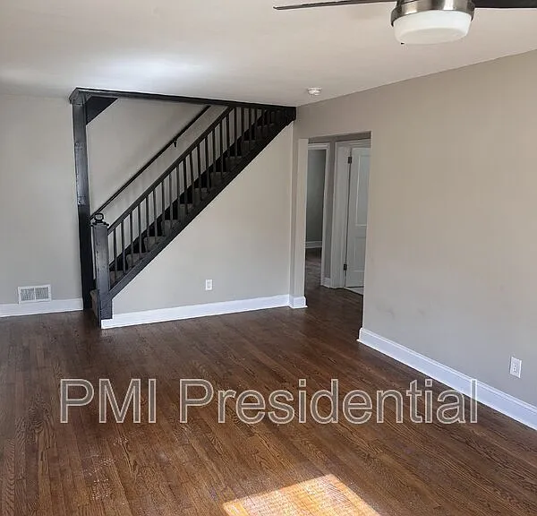 1507 Foster Rd — Photo 4