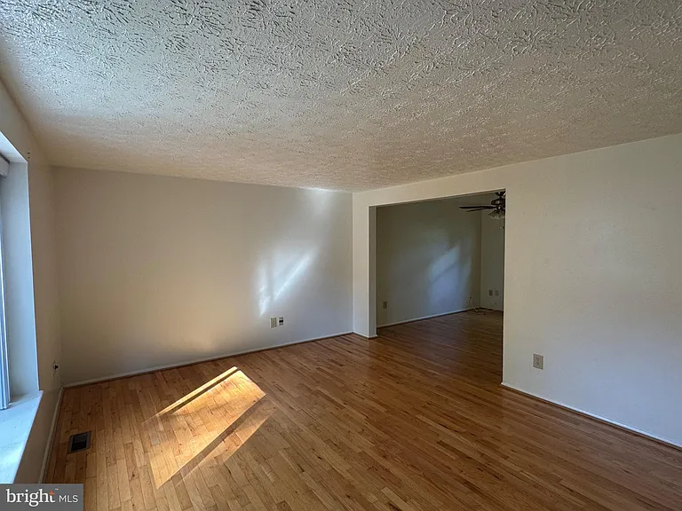 12827 Framingham Ct — Photo 2