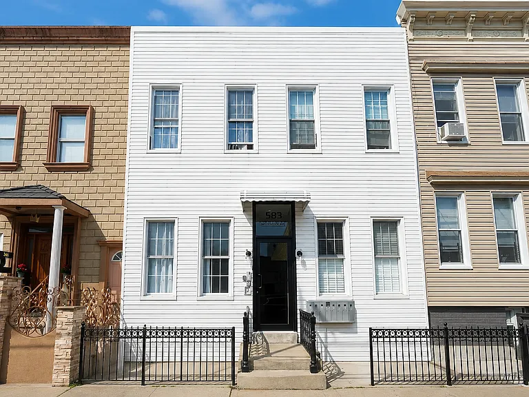 583 Onderdonk Ave #2L — Photo 11
