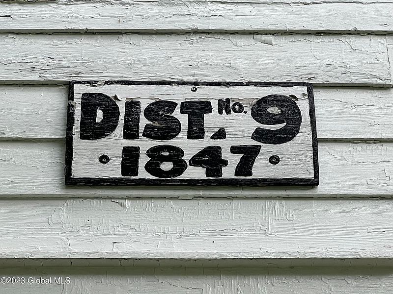 5th image of 704 Schoolhouse Way
