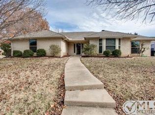 4624 Riverview Dr, North Richland Hills, TX 76180