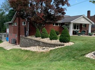 661 Meadow Rd, North Huntingdon, PA 15642