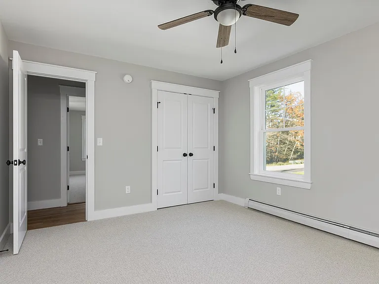 39 Neptune Dr — Photo 9