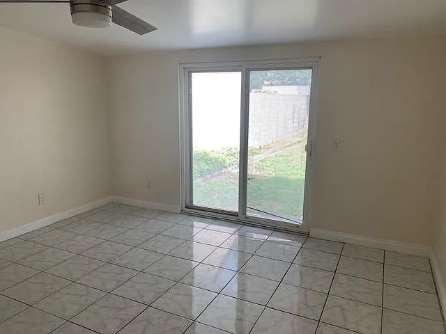 8624 Lilienthal Ave — Photo 27