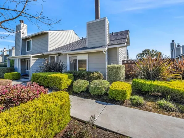 831 Vespucci Ln, Foster City, CA 94404