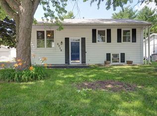 2712 Willowpark Dr, Champaign, IL