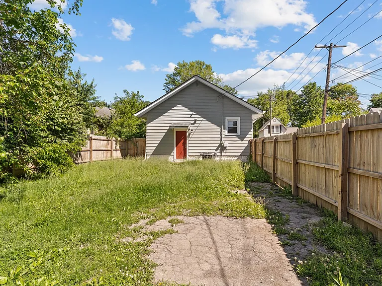 415 Bernard Ave — Photo 22