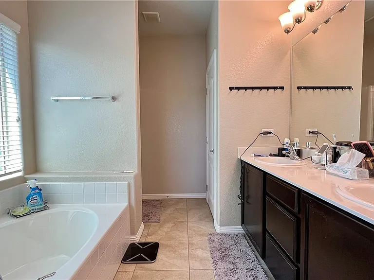 2853 Glass Vine Ct — Photo 13
