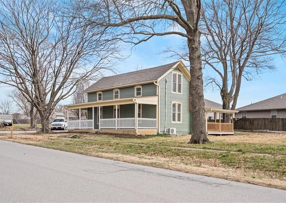 407 N Broadway St, Louisburg, KS 66053 Zillow