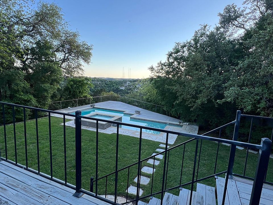 1st image of 4305 Farhills Dr