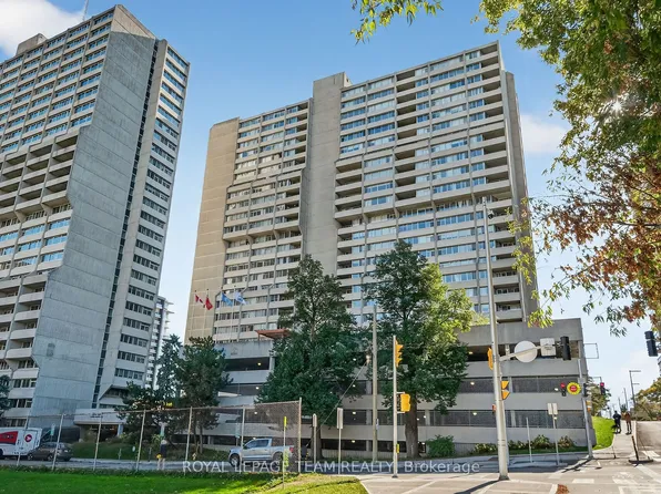 530 Laurier Ave W #1801, Ottawa, ON K1R 7T1