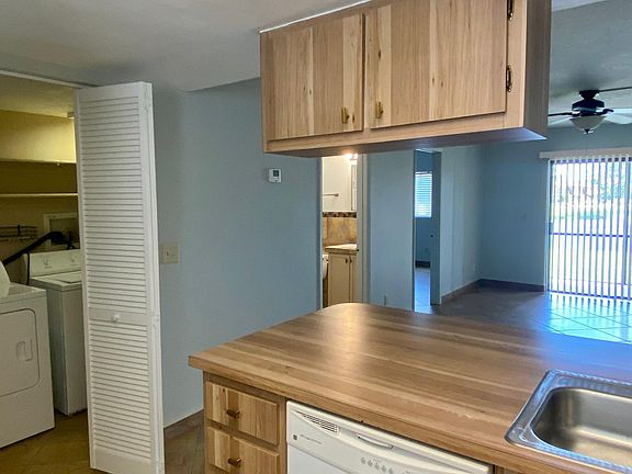 4th image of 1806 University Ln APT 402
