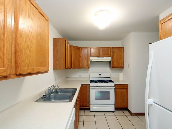 3rd image of 713 Carlisle Dr