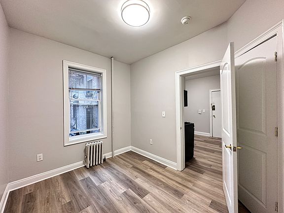 3rd image of 384-86 Baldwin Ave #2