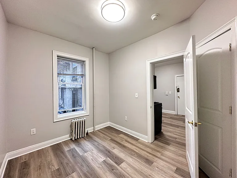 384-86 Baldwin Ave #2 — Photo 3