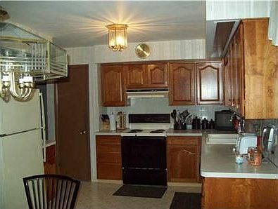 3rd image of 1454 Knollwood Dr E