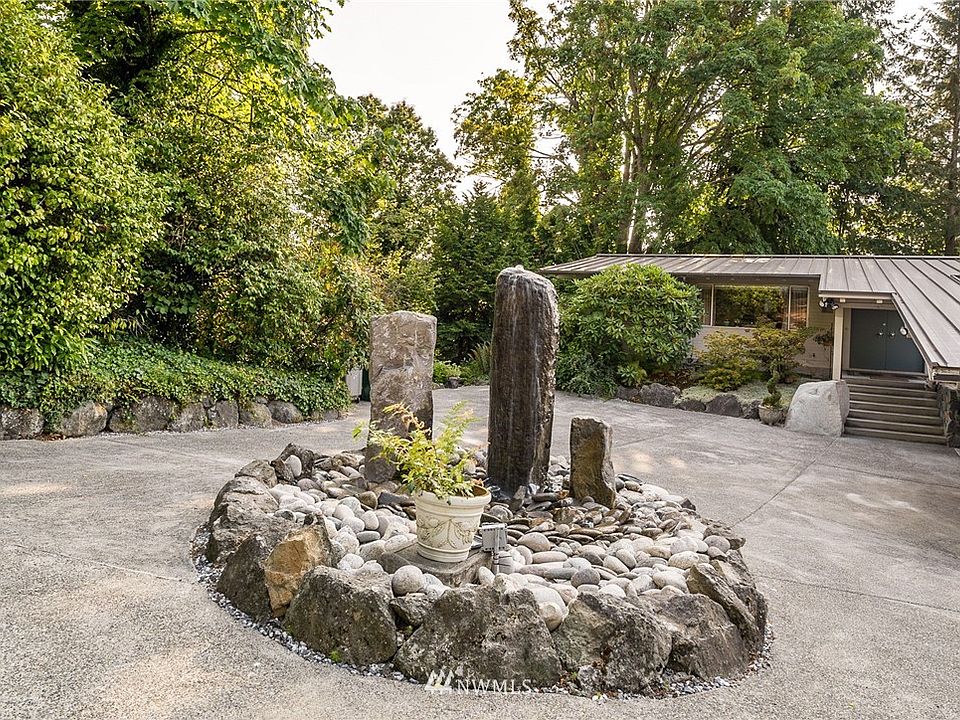 Welcome to Normandy Park. This home is located right in the heart of the park.