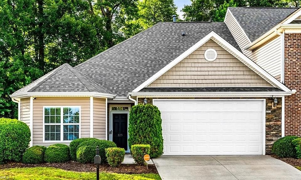 1st image of 125 Chestnut Bend Dr