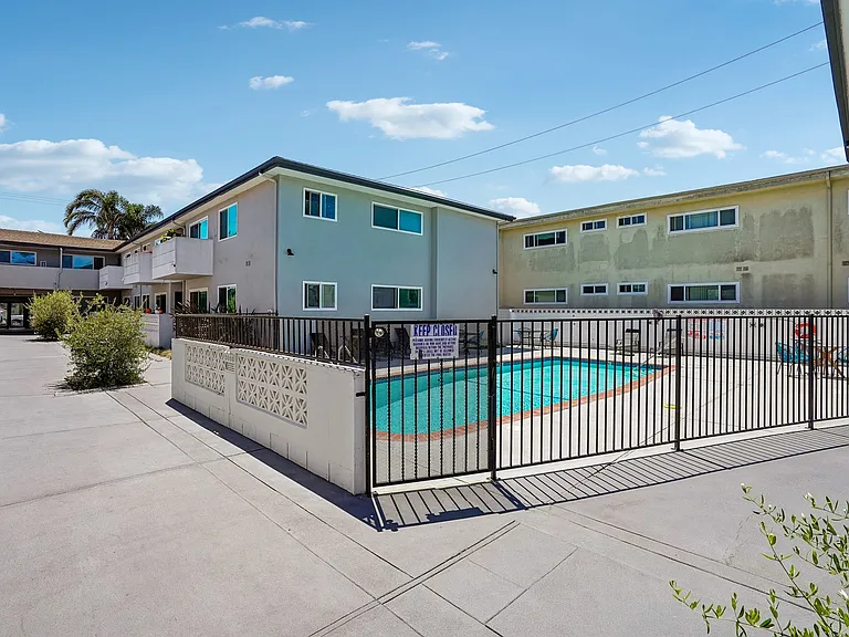 21007 Victor — Photo 11