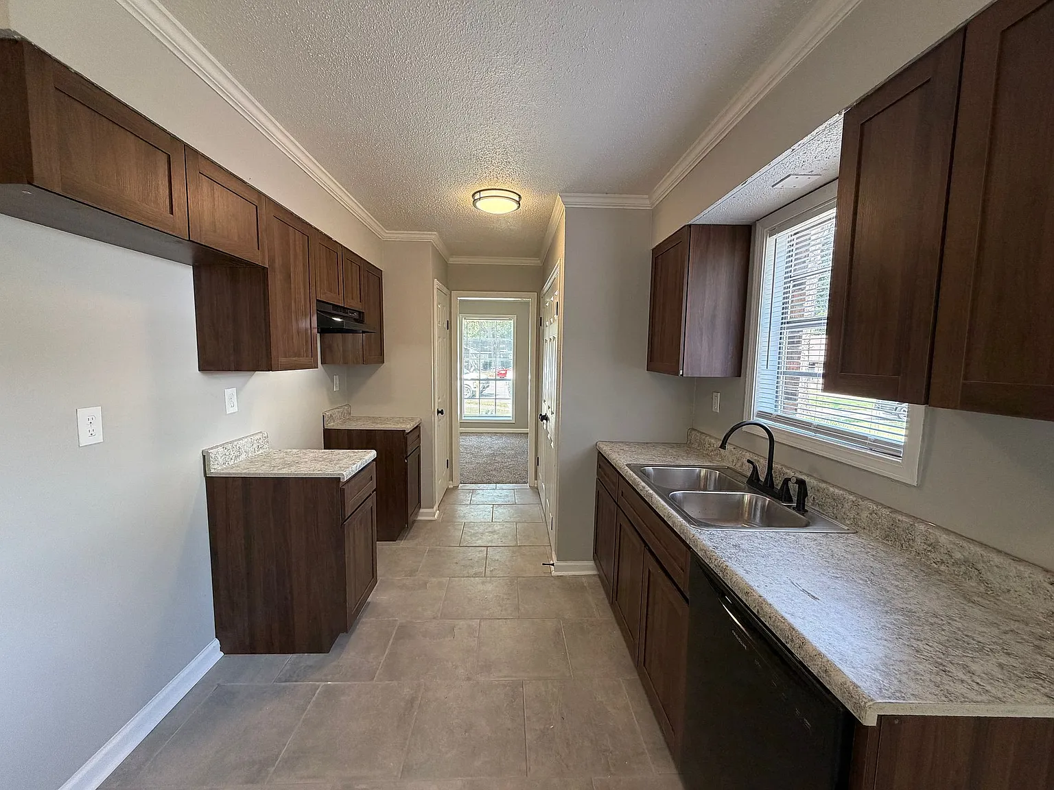 4038 Chinaberry Cove — Photo 4