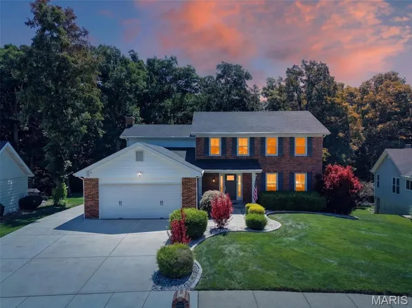 874 Sugar Hill Dr, Ballwin, MO 63021