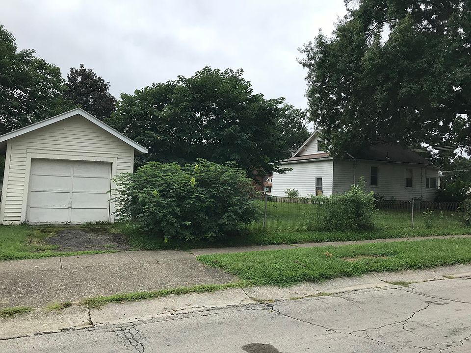 2nd image of 3726 Carlton St