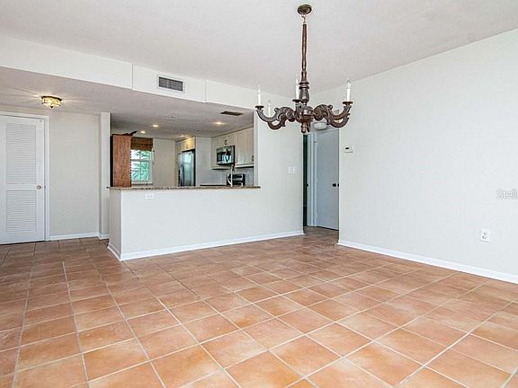 4th image of 2500 Gulf Blvd APT 305A