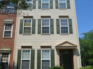 25543 Donegal Dr, Chantilly, VA 20152