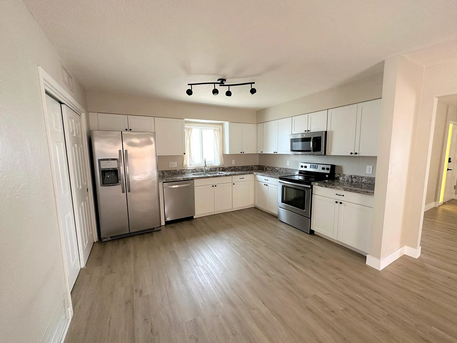 3 bed, 1535 sqft, $2,295 — Photo 1