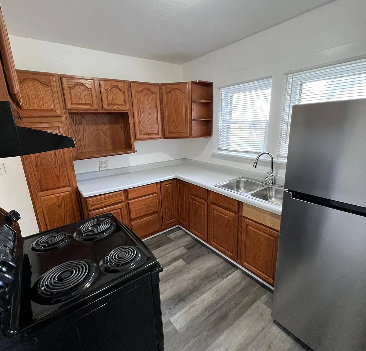 2 bed, 1000 sqft, $1,200 — Photo 3