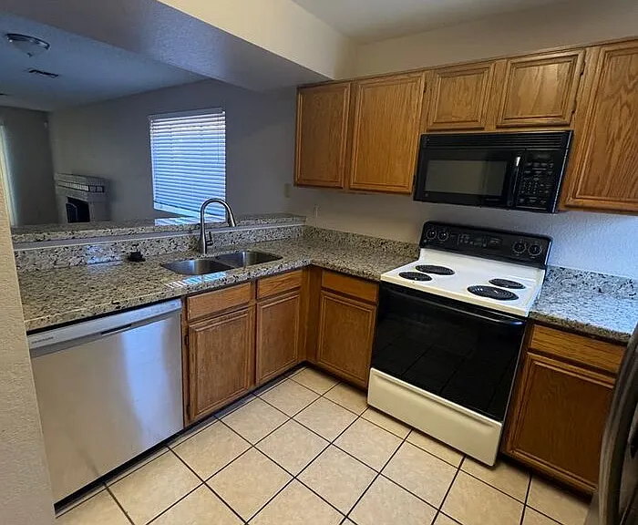 7040 W Olive Ave #92 — Photo 3
