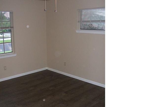 3rd image of 1230 Shadowdale Dr APT 22