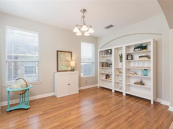 5th image of 10428 Big Thicket Dr