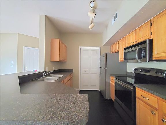 2nd image of 6071 Westgate Dr APT 325