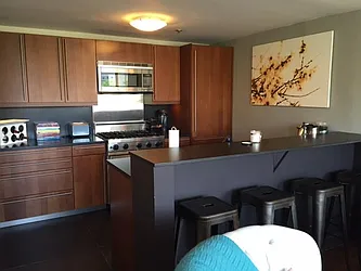 Rented by R New York