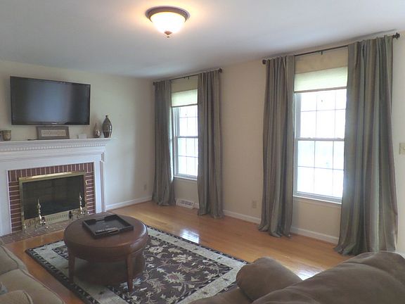 5th image of 706 Norfolk Pl