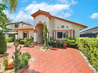 8910 NW 153rd Ter, Miami Lakes, FL, 33018