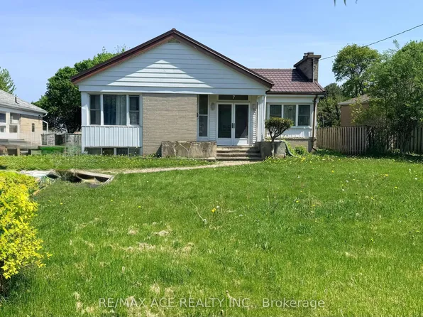 7 Dennett Dr, Toronto, ON M1S 2E6