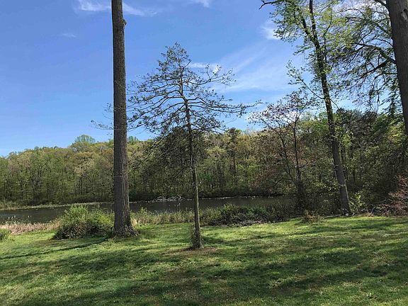 4th image of 463 Brookfield Dr
