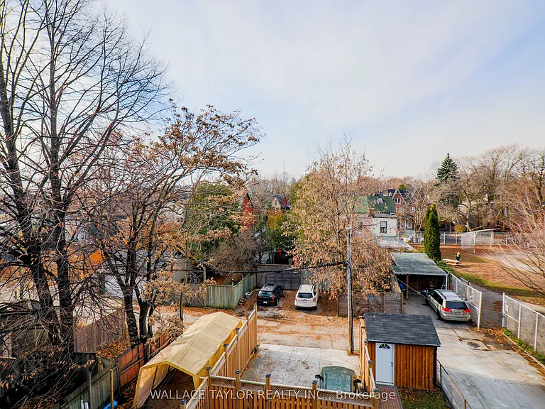 148 Carlaw Ave #UPPER — Photo 24