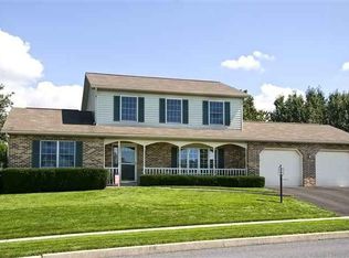 885 Country Lake Dr, Harrisburg, PA 17111