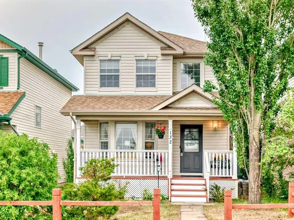 132 N Hidden Hills Rd NW, Calgary, AB T3A 5Y2
