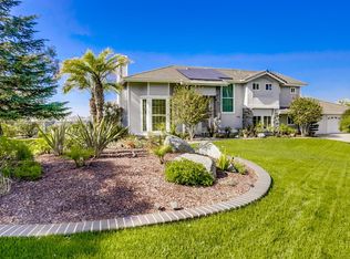 1579 Greenridge Dr, Vista, CA 92081