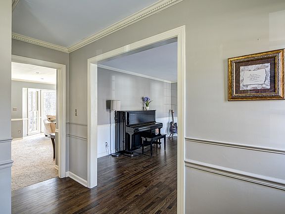 2nd image of 4062 Glen Meadow Dr