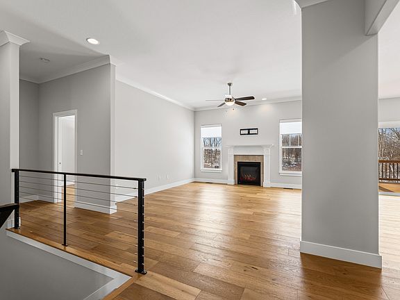 4th image of 613 Sahalee Ct