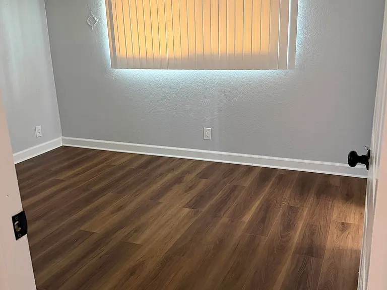 1304 Silver Lake Dr — Photo 5