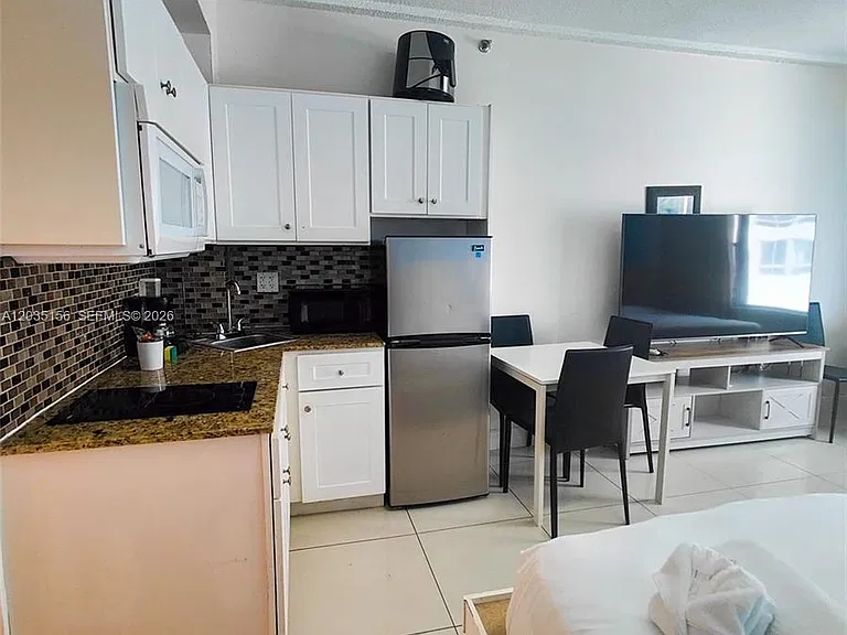 6345 Collins Ave #830 — Photo 15