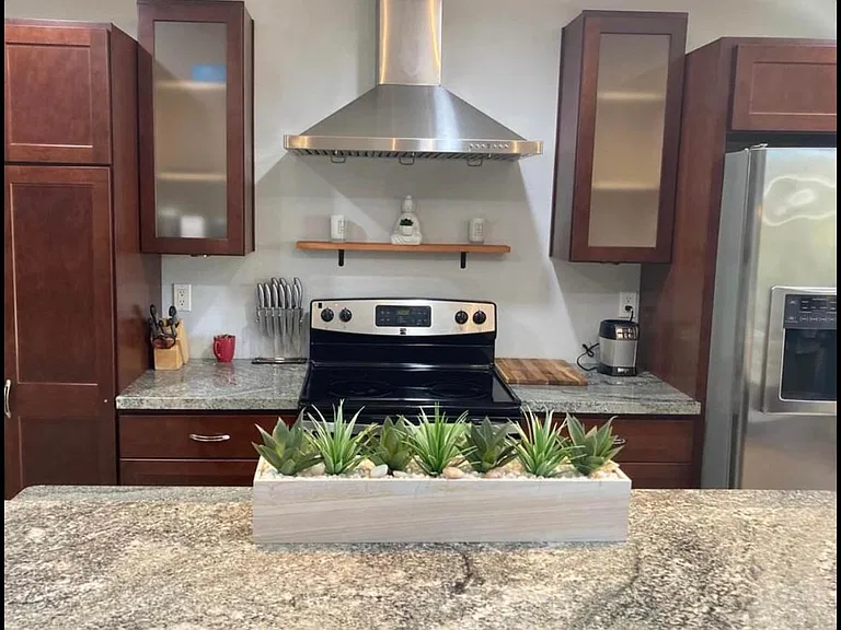 8205 E Rovey Ave — Photo 6
