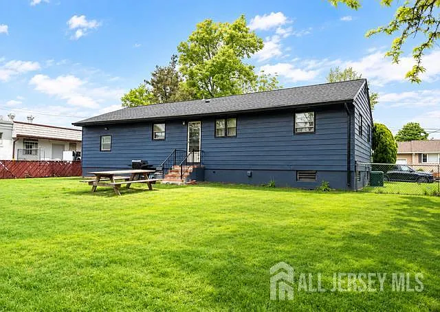 85 Woodrow Ave — Photo 10