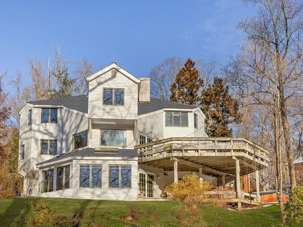 32 Kings Grant Way, Briarcliff Manor, NY 10510